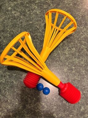 Vintage Tupperware Pop-a-Lot Catcher